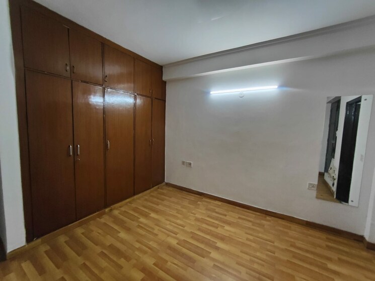 Room, ss-mayfield-gardens 3 Bedroom 1950 Sq.Ft. Builder Floor In Sector 51 Gurgaon 8716460