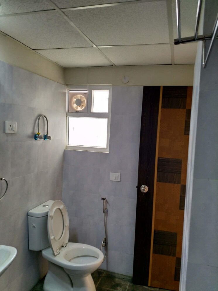 Bathroom, paramount-emotions 3 Bedroom 1380 Sq.Ft. Apartment In Sector 1 Greater Noida Greater Noida 8716499