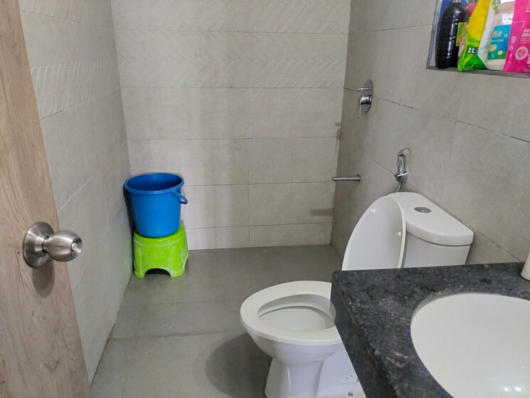 Bathroom, kalpataru-paramount 2 Bedroom 670 Sq.Ft. Apartment In Kapur Bawdi Thane 8716498