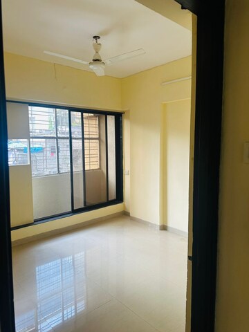 Room in 2 BHK Apartment at Suraksha Apartment, Andheri West – for Rent