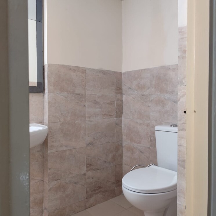 Bathroom, wave-dream-homes 2 Bedroom 808 Sq.Ft. Apartment In Ram Nagar Ghaziabad 8716528
