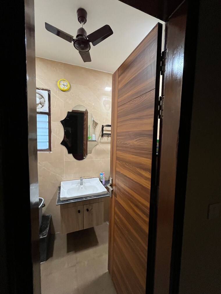 Kitchen, amolik-residency 3 Bedroom 170 Sq.Yd. Builder Floor In Sector 86 Faridabad 8716529