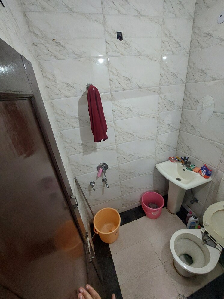 Attached Bathroom, model town 3 1 Bedroom 50 Sq.Yd. Builder Floor In Model Town 3 Delhi 8716556