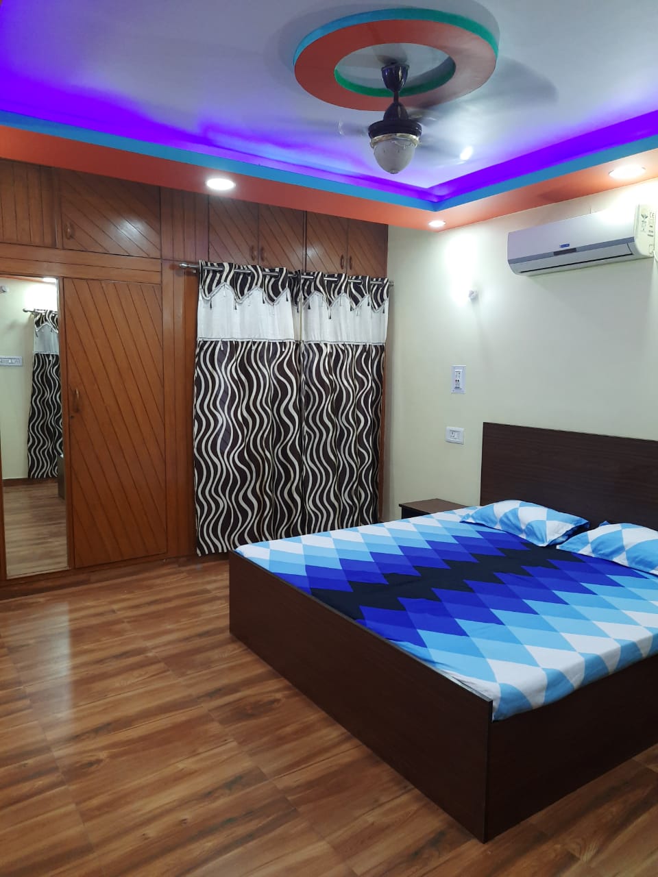 1.5 BHK + Pooja Room 800 Sq.Ft. Builder Floor in Aliganj Plaza