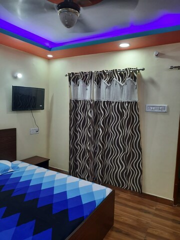 Master Bedroom in 1.5 BHK Builder Floor at Aliganj Plaza, Aliganj – for Rent