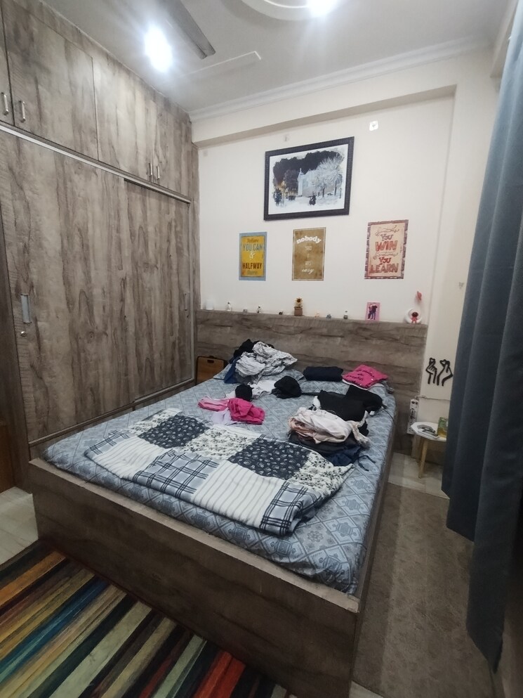  Parking, rof-portico 2 Bedroom 104 Sq.Yd. Builder Floor In Sector 43 Gurgaon 8716571