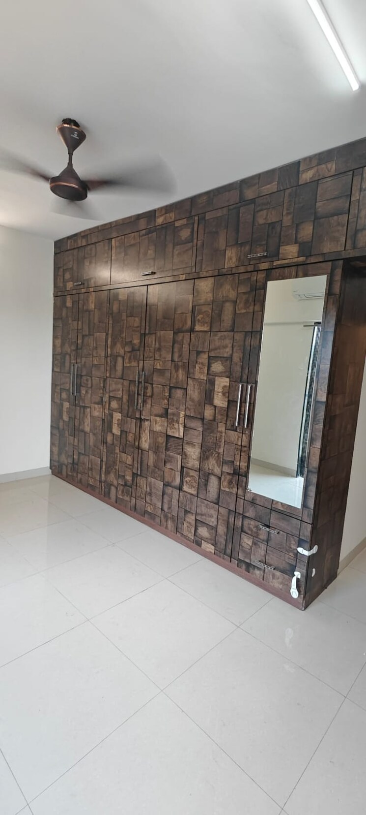 Bathroom, hubtown-hill-crest 2 Bedroom 1100 Sq.Ft. Apartment In Andheri East Mumbai 8716573