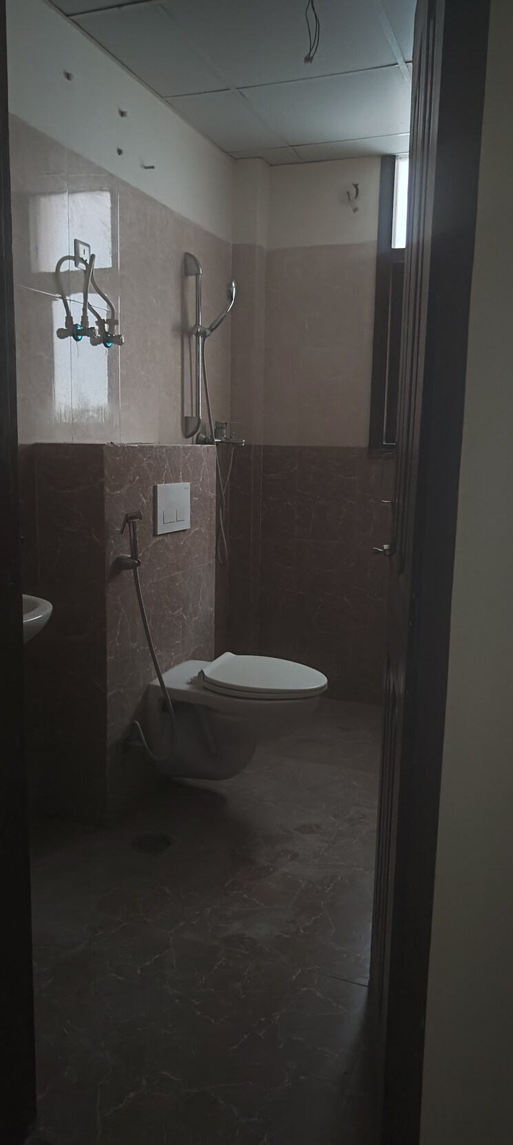 Bathroom, wave-floors-premium 4 Bedroom 1855 Sq.Ft. Builder Floor In Wave City Ghaziabad 8716605