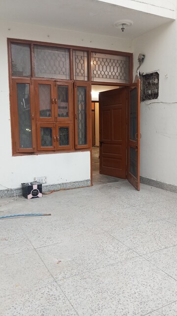 Living Room in 2 BHK Builder Floor at Sector 41 – for Rent