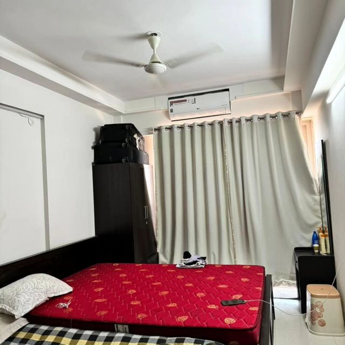 2 BHK Apartment For Rent in Marve Road Malad West