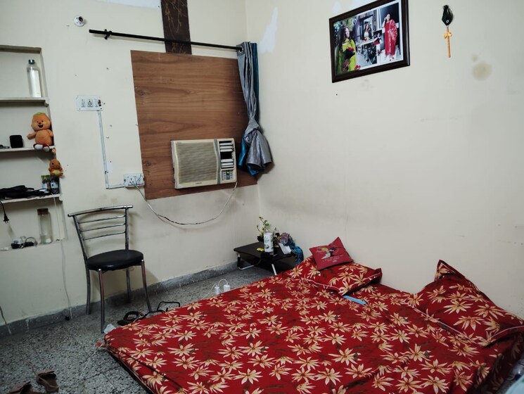 Room, sector 37 2 Bedroom 1300 Sq.Ft. Apartment In Sector 37 Chandigarh 8716644