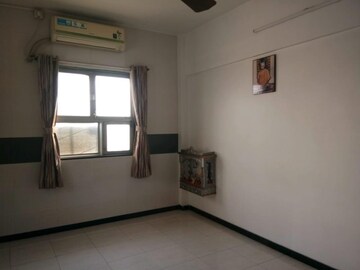 Room in 1 BHK Apartment at Vasi Plaza, Vashi Sector 17 – for Rent