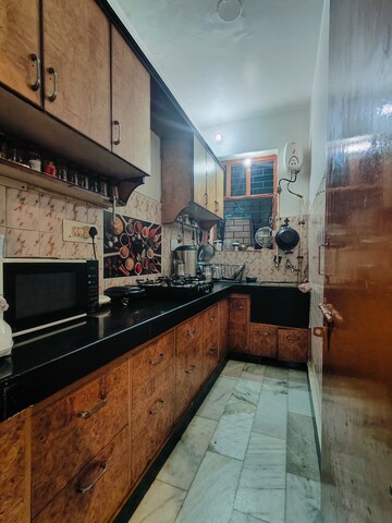 Kitchen in 1 BHK Builder Floor at Sushant Vyapaar Kendra, Sector 43 – for Rent