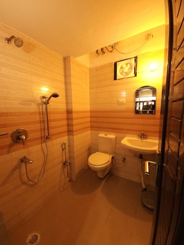 Bathroom in 1 BHK Builder Floor at Sushant Vyapaar Kendra, Sector 43 – for Rent