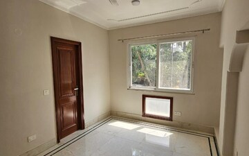 4 BHK Builder Floor For Rent in Sarvapriya Vihar
