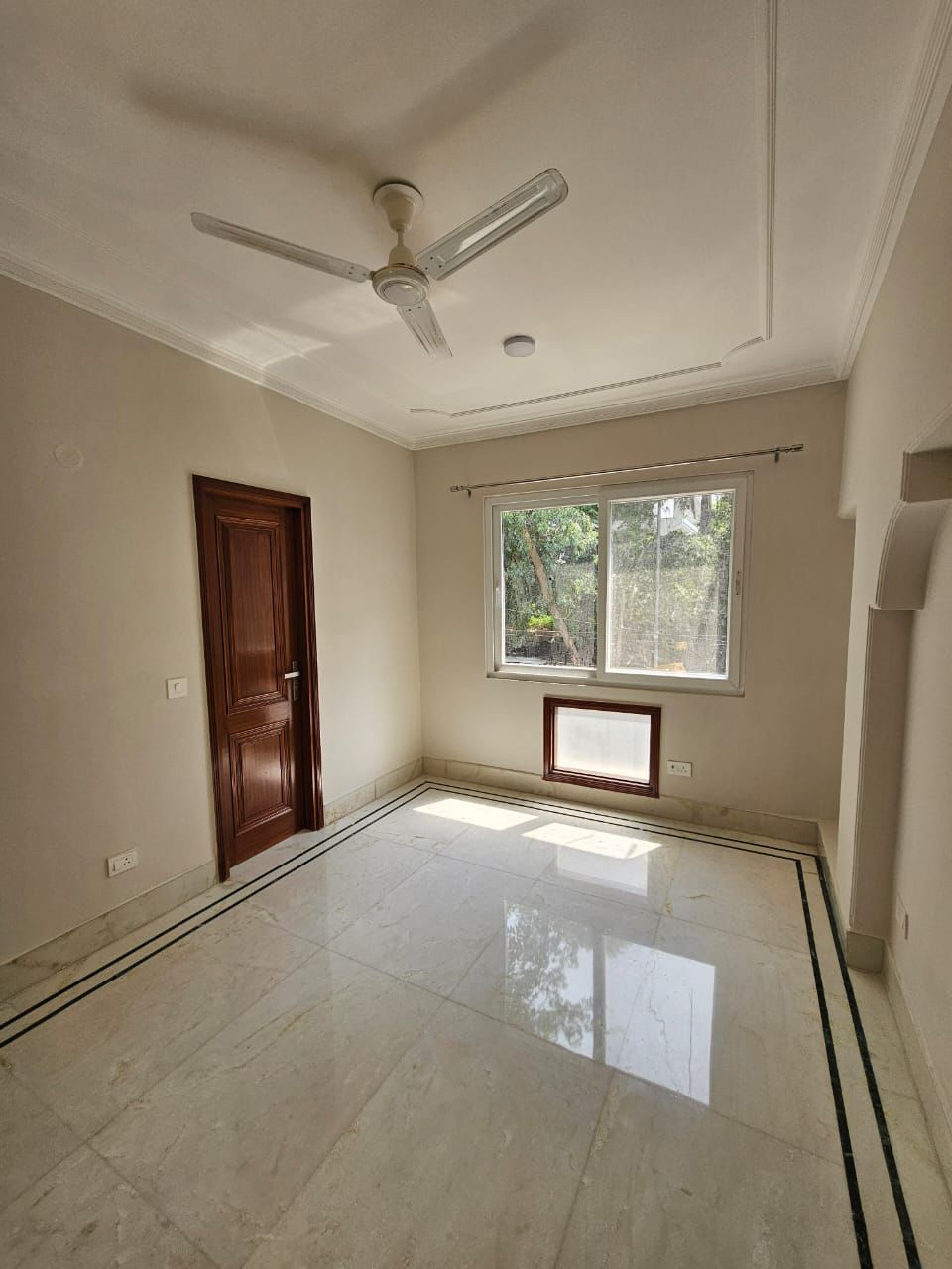 4 BHK Builder Floor For Rent in Sarvapriya Vihar