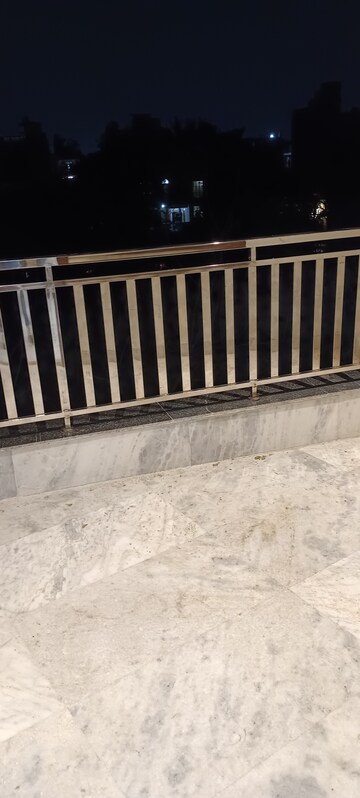 Balcony in 2 BHK Builder Floor at Meenakshi Garden – for Rent
