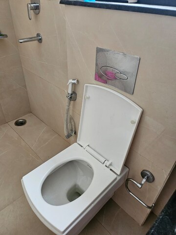 Bathroom in 3.5 BHK Apartment at Ansals Celebrity Greens, Sushant Golf City – for Rent