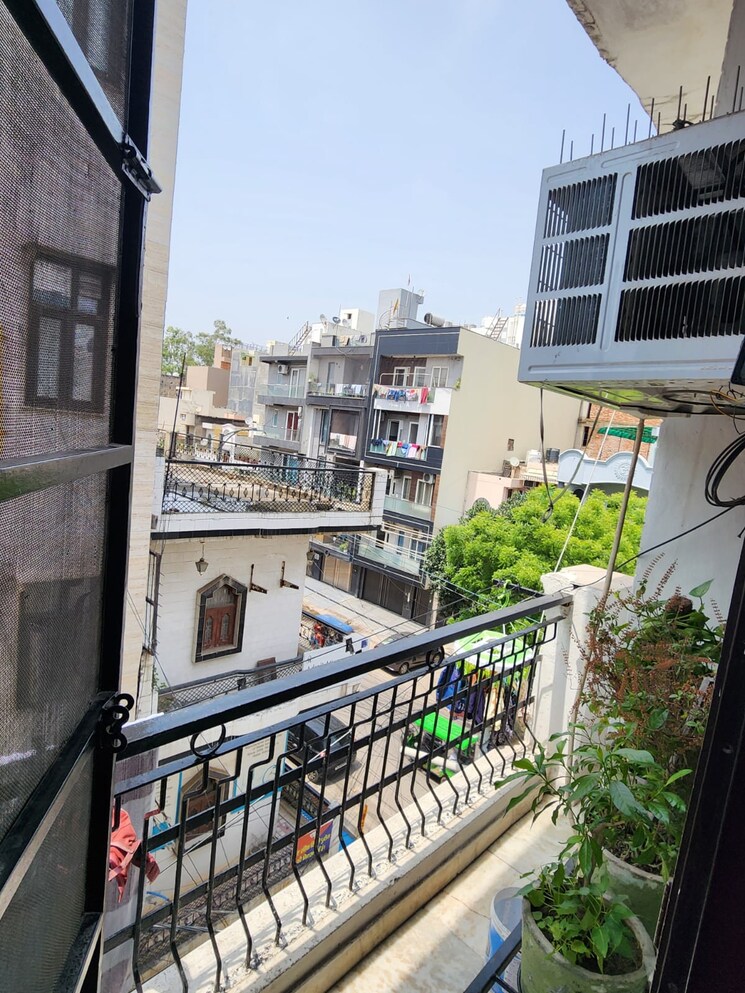 Exterior View, rohini sector 7 2 Bedroom 800 Sq.Ft. Builder Floor In Rohini Sector 7 Delhi 8716702