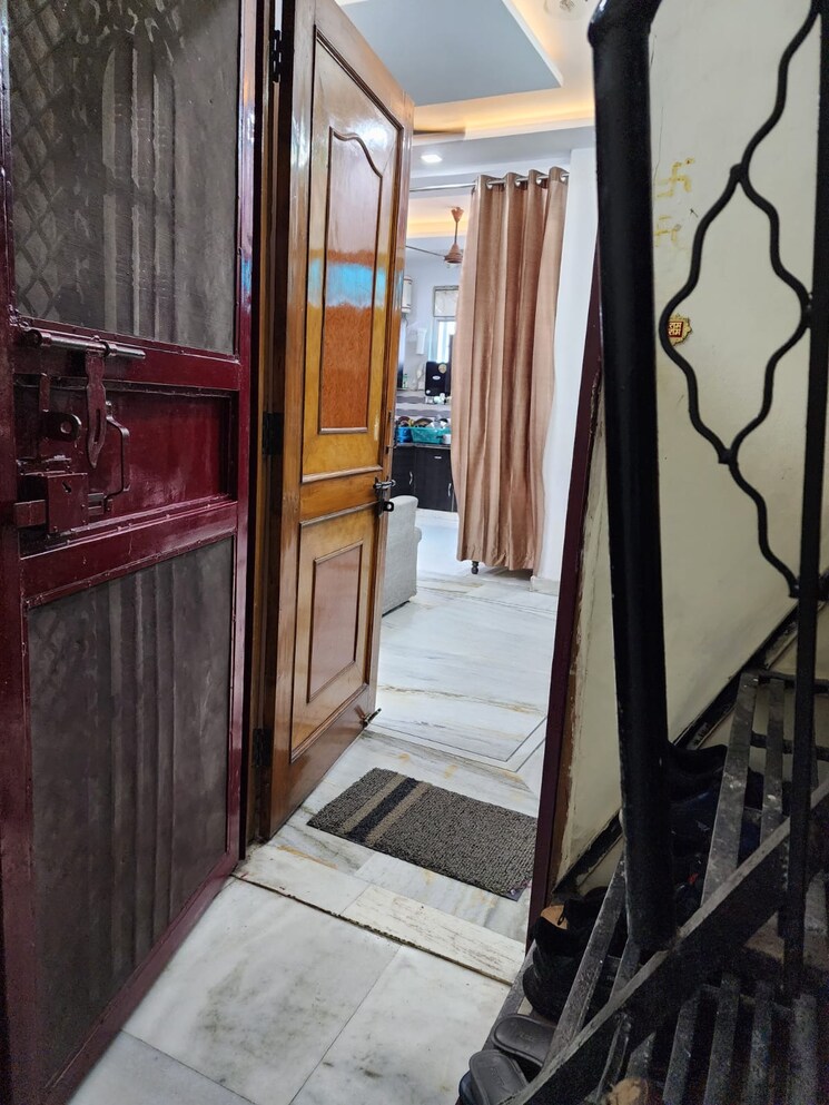 Balcony, rohini sector 7 2 Bedroom 800 Sq.Ft. Builder Floor In Rohini Sector 7 Delhi 8716702