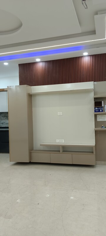 Furnished Amenities in 3 BHK Builder Floor at Meenakshi Garden – for Rent