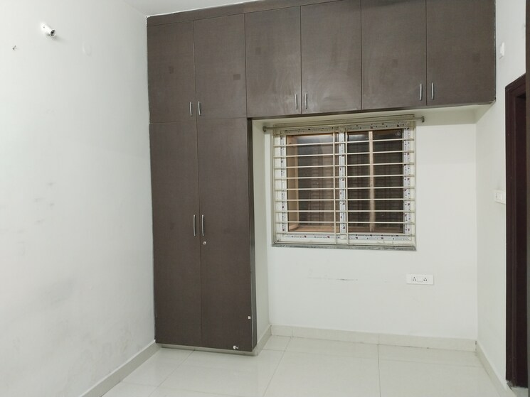Room, sri-gayatri-residency 3 Bedroom 1800 Sq.Ft. Apartment In Madhapur Hyderabad 8716708