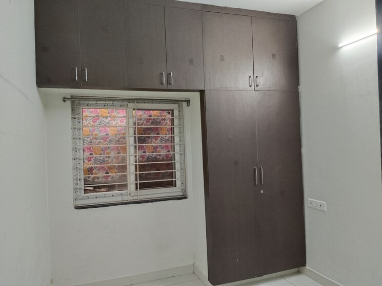 Room, sri-gayatri-residency 3 Bedroom 1800 Sq.Ft. Apartment In Madhapur Hyderabad 8716708