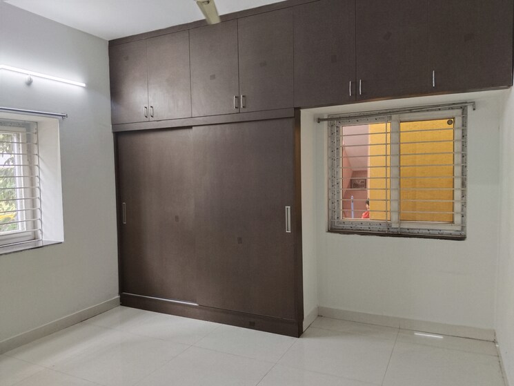Room, sri-gayatri-residency 3 Bedroom 1800 Sq.Ft. Apartment In Madhapur Hyderabad 8716708