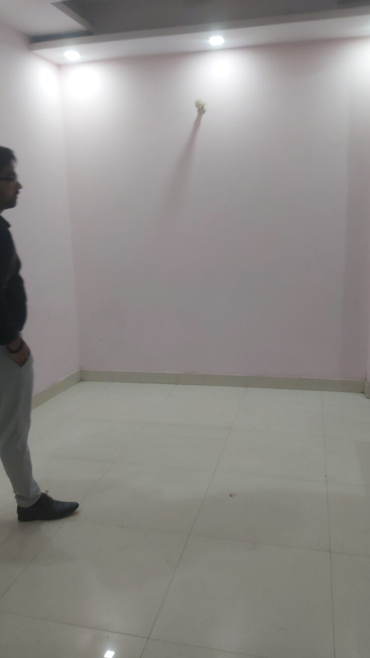 Bathroom, mayur vihar 2.5 Bedroom 650 Sq.Ft. Builder Floor In Mayur Vihar Delhi 8716721