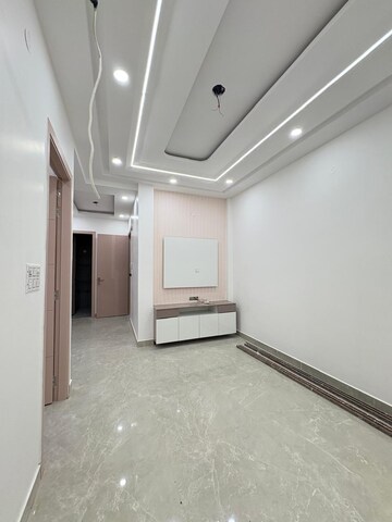 Room in 2 BHK Builder Floor at Vishnu Garden – for Sale