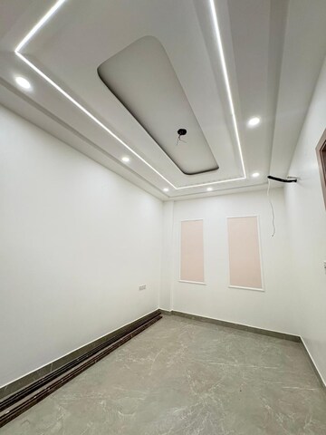 Room in 2 BHK Builder Floor at Vishnu Garden – for Sale