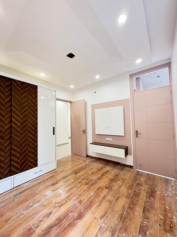 Room in 2 BHK Builder Floor at Vishnu Garden – for Sale