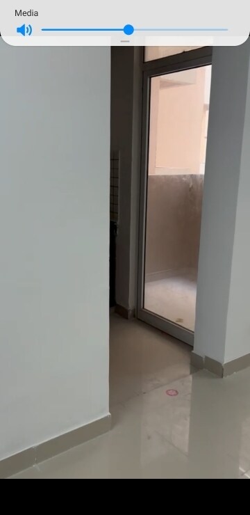 Room in 3 BHK Apartment at Amrapali Golf Homes, Sector 4 Greater Noida – for Sale
