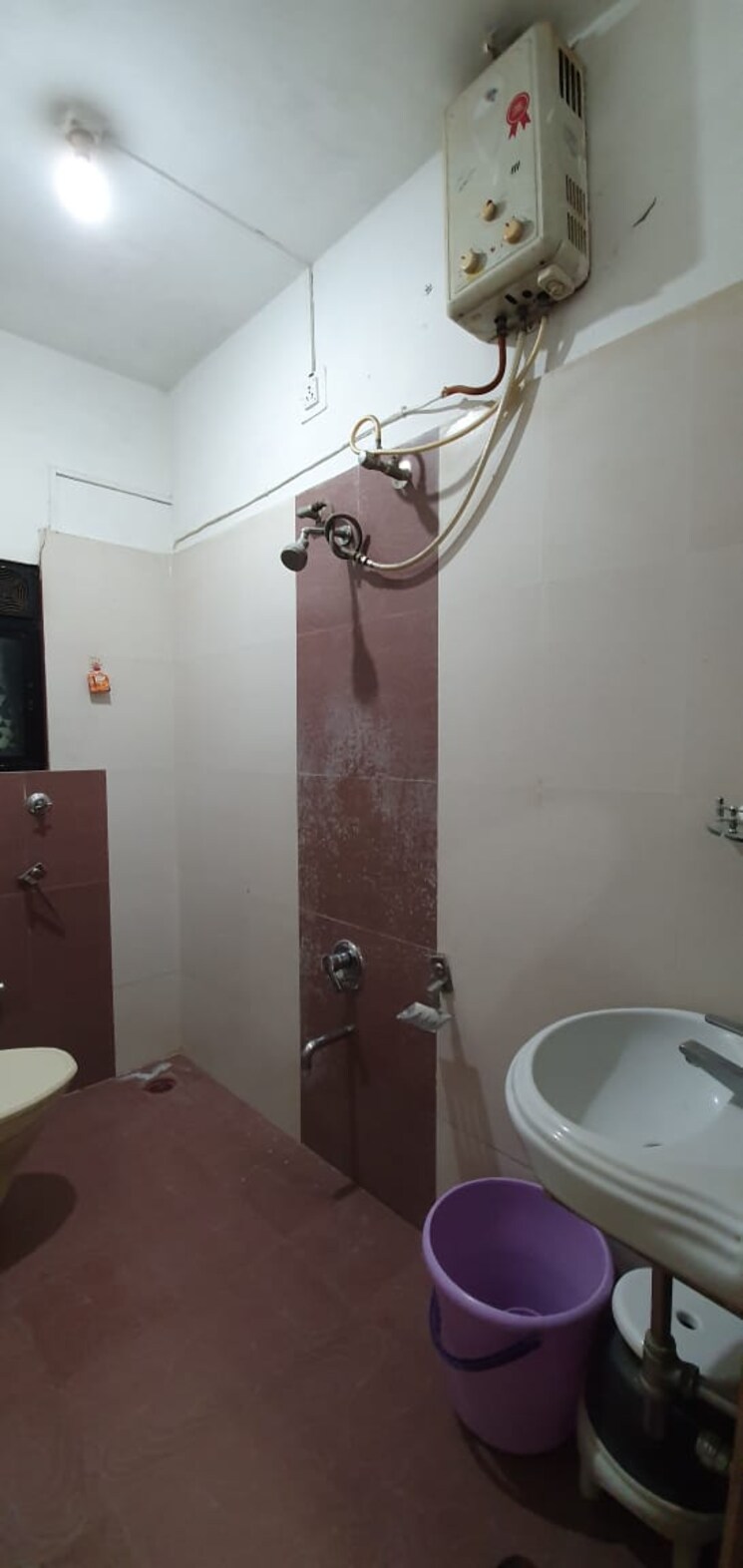 Bathroom, viman nagar 2 Bedroom 1000 Sq.Ft. Apartment In Viman Nagar Pune 8716746