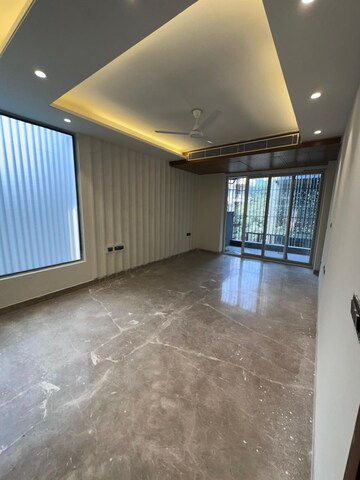 Room in 4 BHK Builder Floor at Saket – for Rent