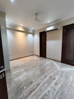 Room in 3 BHK Builder Floor at Saket – for Sale
