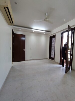 Room in 3 BHK Builder Floor at Saket – for Sale