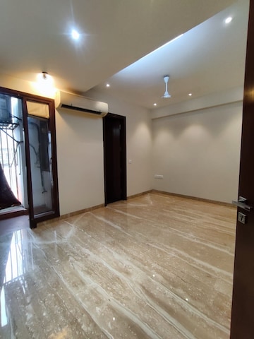 Room in 3 BHK Builder Floor at Saket – for Sale