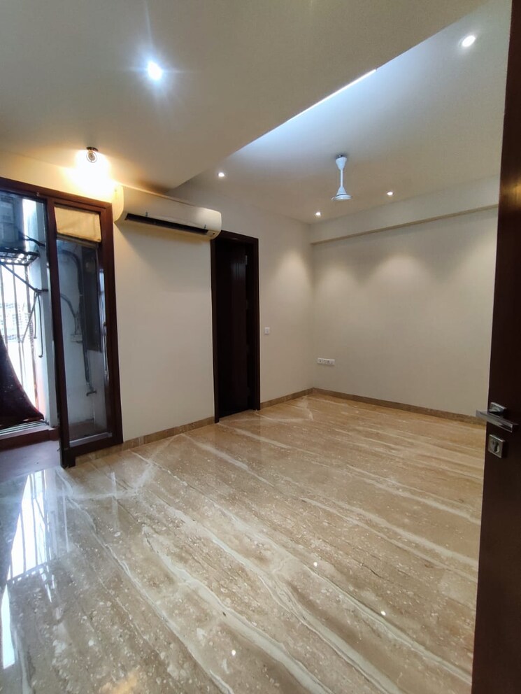 Room, saket 3 Bedroom 1953 Sq.Ft. Builder Floor In Saket Delhi 8716771