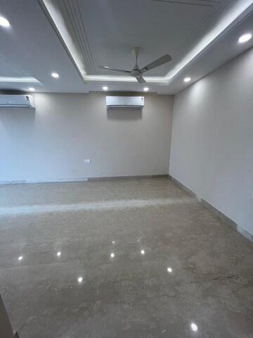 Room in 3 BHK Builder Floor at Saket – for Sale