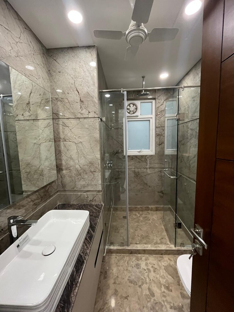 Bathroom, saket 3 Bedroom 1800 Sq.Ft. Builder Floor In Saket Delhi 8716784