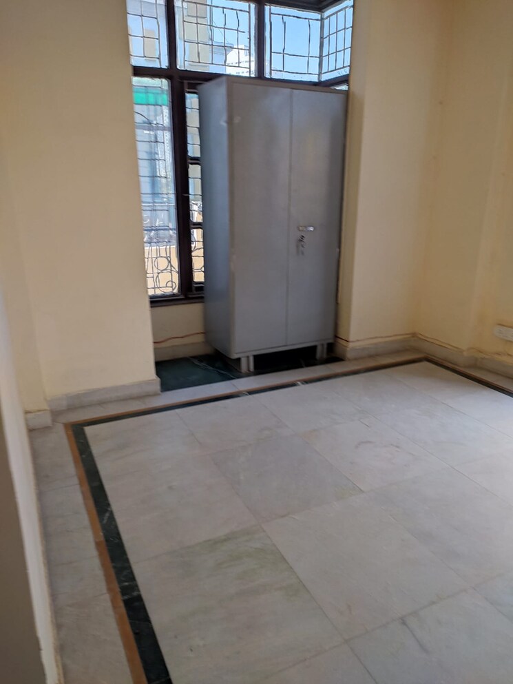 Room, uppal-southend 3 Bedroom 1600 Sq.Ft. Builder Floor In Sector 49 Gurgaon 8716788