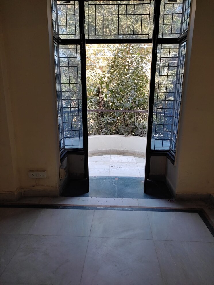 Room, uppal-southend 3 Bedroom 1600 Sq.Ft. Builder Floor In Sector 49 Gurgaon 8716788