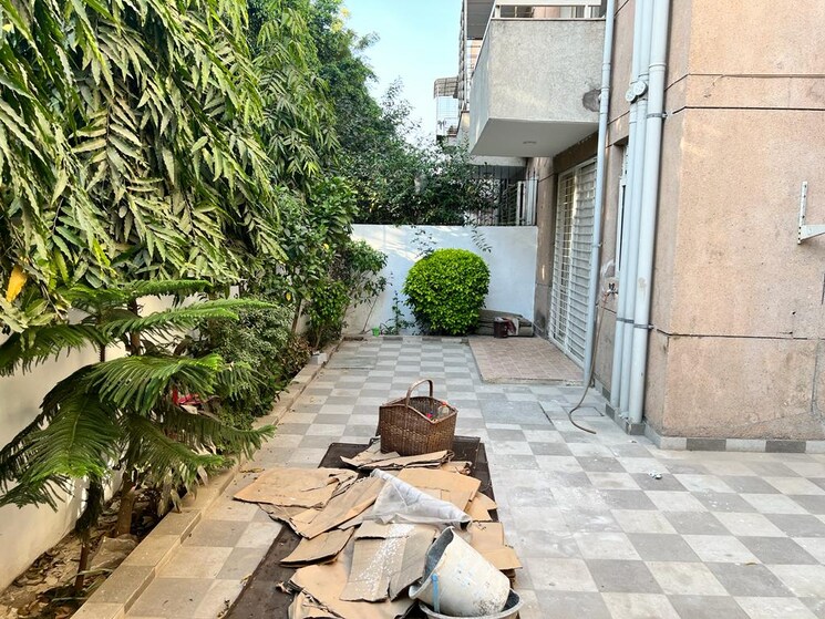 Balcony, unitech-woodstock-floors 3 Bedroom 2700 Sq.Ft. Builder Floor In Sector 50 Gurgaon 8716795