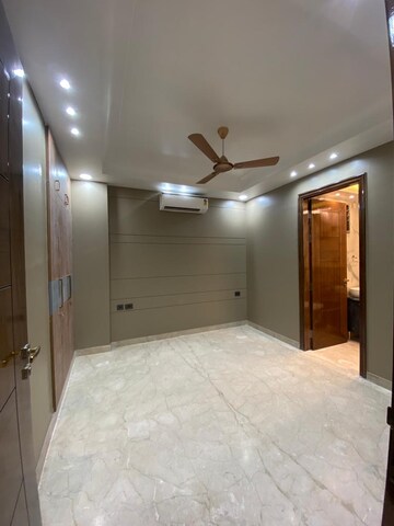 Bedroom in 4 BHK Villa at Saket – for Rent