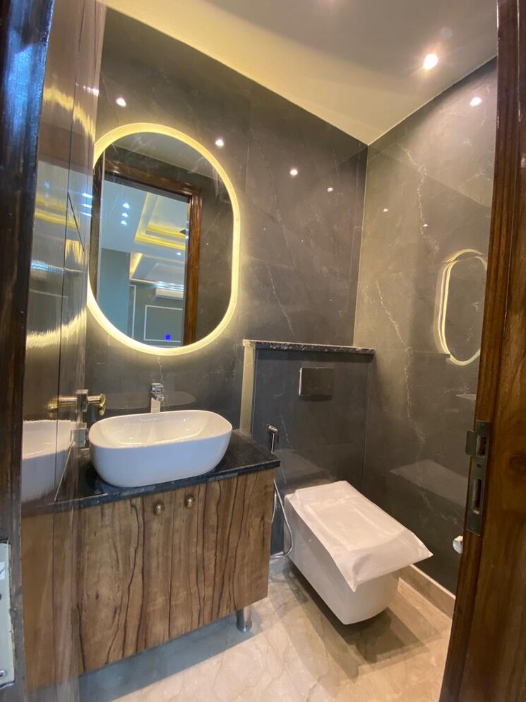 Bathroom, saket 4 Bedroom 2925 Sq.Ft. Villa In Saket Delhi 8716800