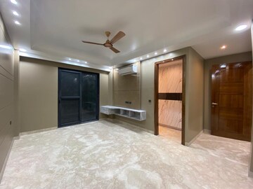 Room in 4 BHK Villa at Saket – for Rent