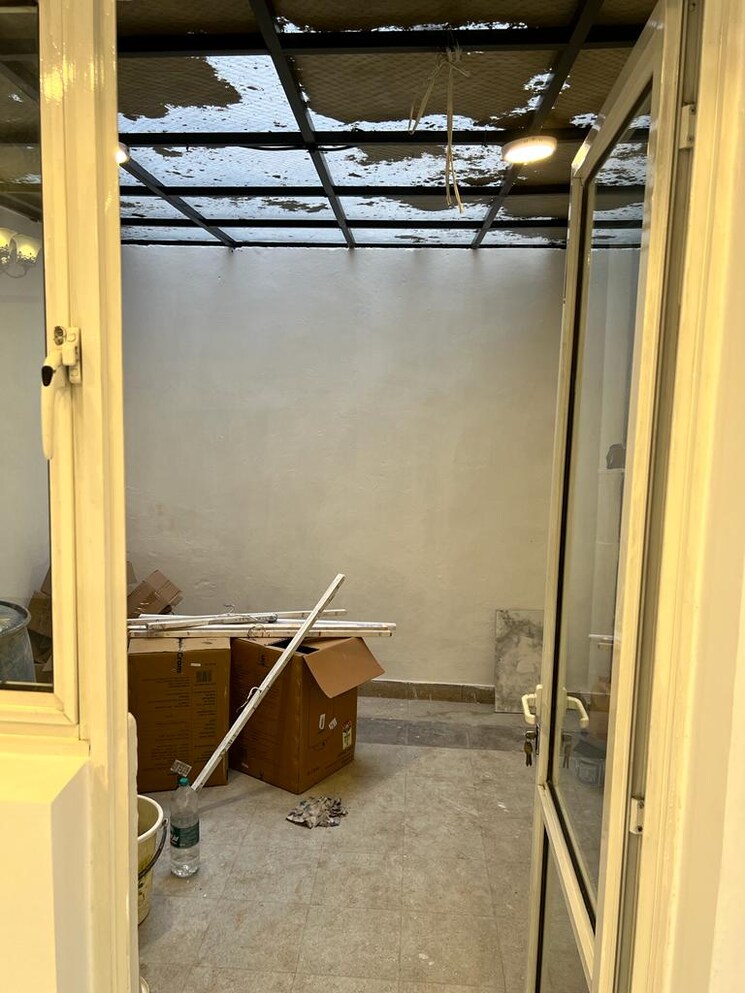 Balcony, unitech-woodstock-floors 4 Bedroom 4500 Sq.Ft. Builder Floor In Sector 50 Gurgaon 8716805