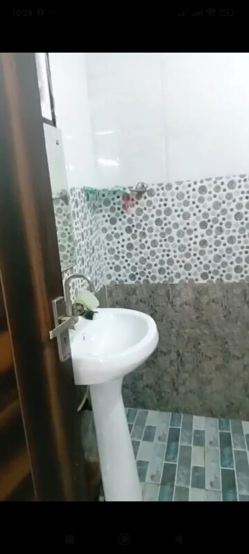Bathroom in 3 BHK Builder Floor at Green Fields Colony – for Sale