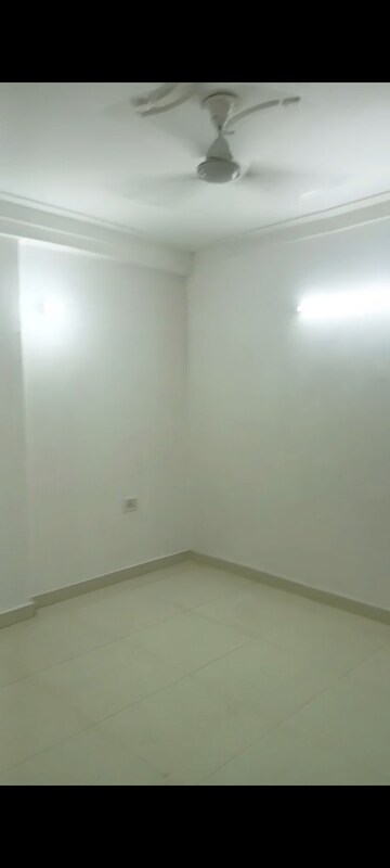 Room in 3 BHK Builder Floor at Green Fields Colony – for Sale